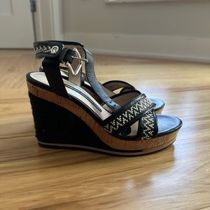 French connection wedges 7.5 black and white